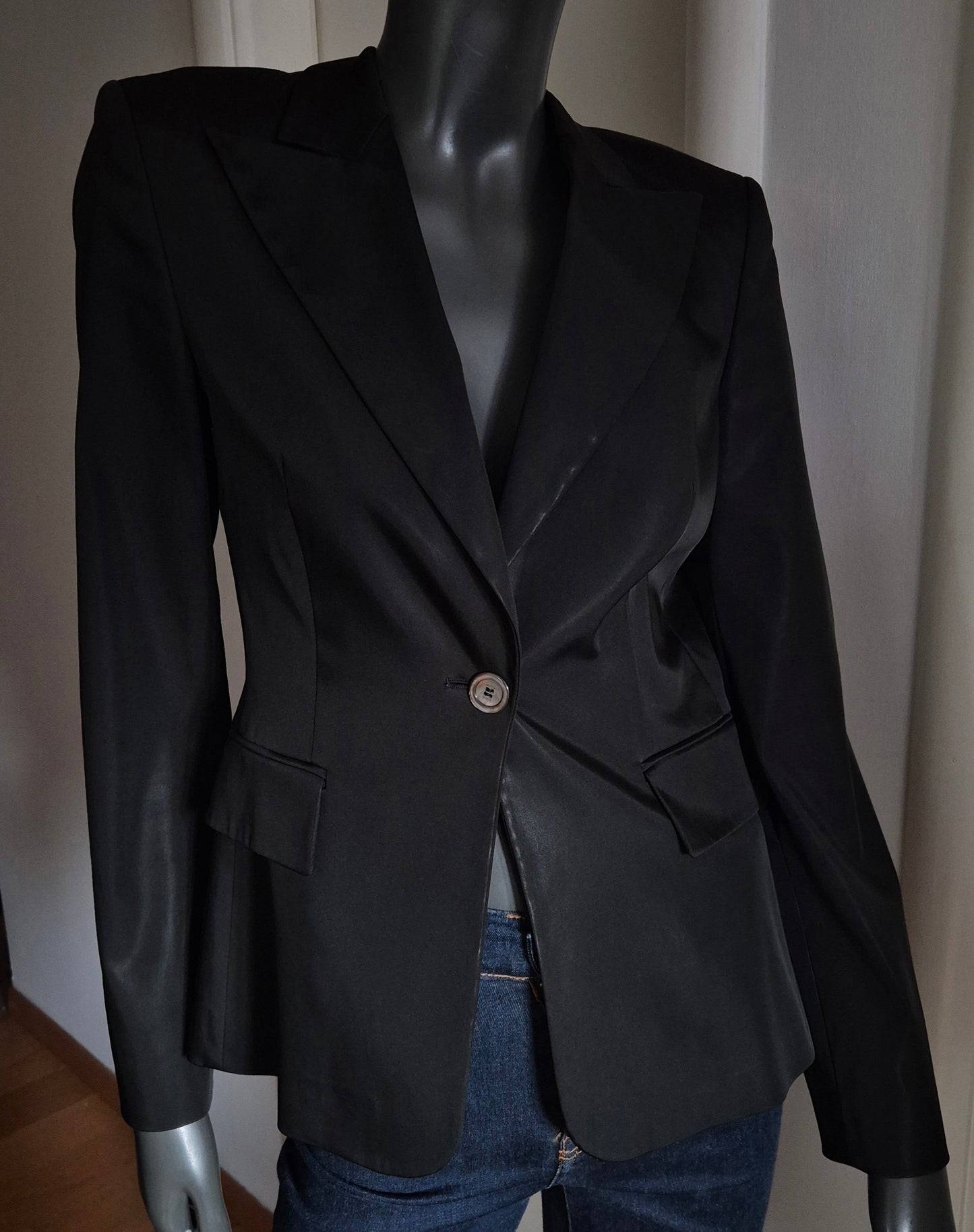 HUGO BOSS crni sako