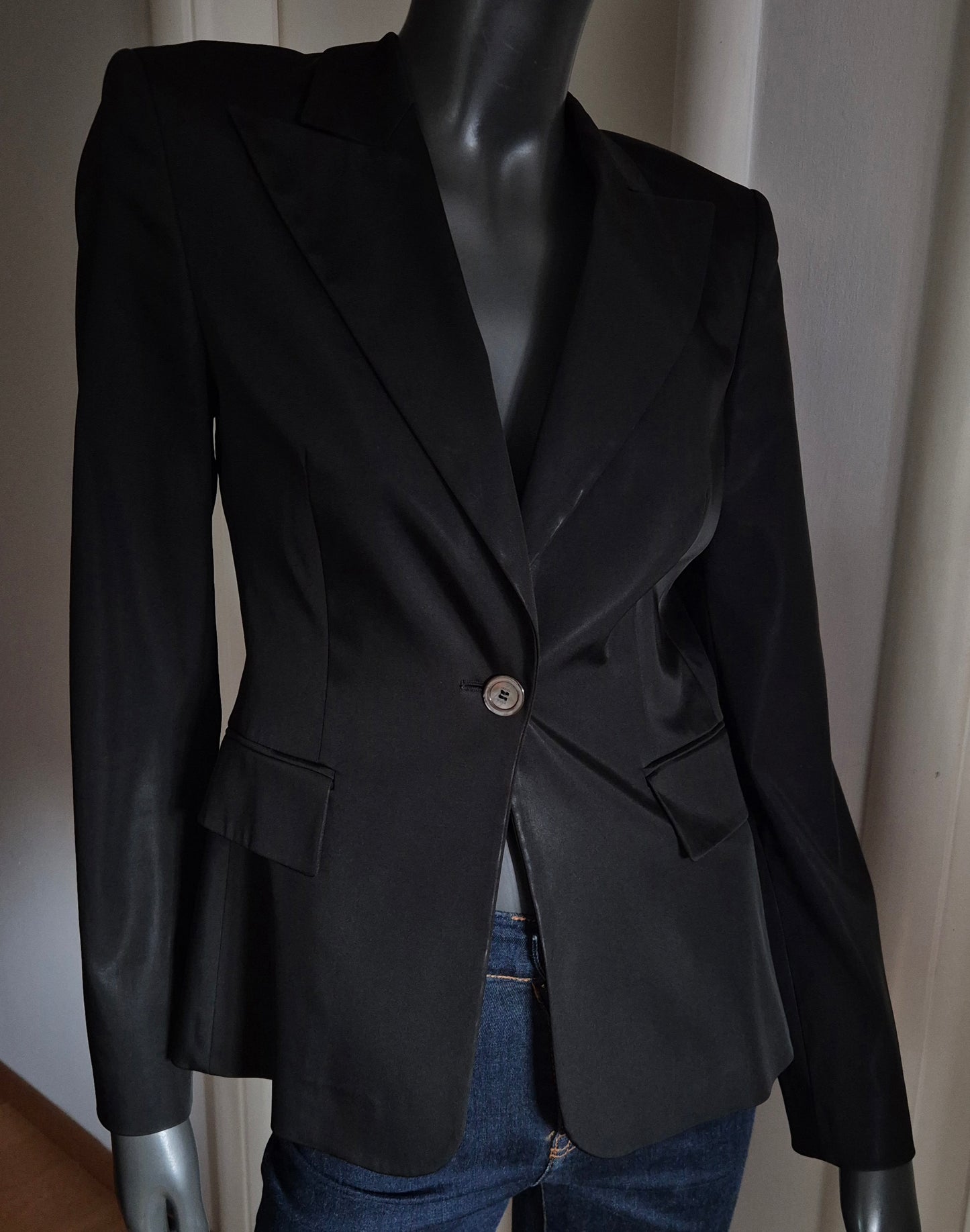 HUGO BOSS crni sako