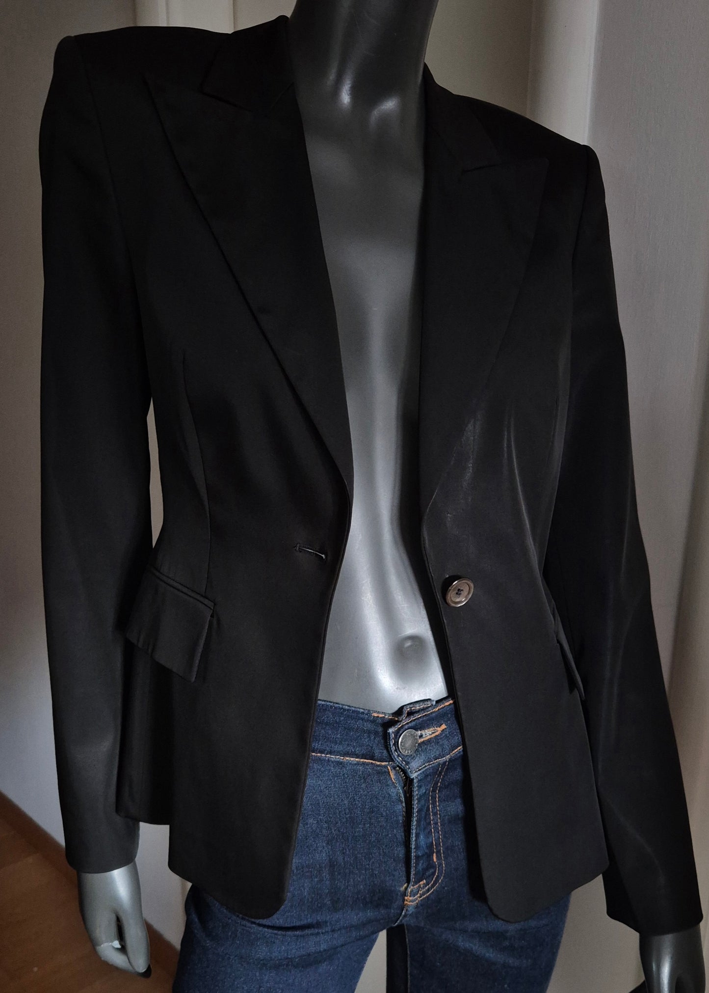 HUGO BOSS crni sako