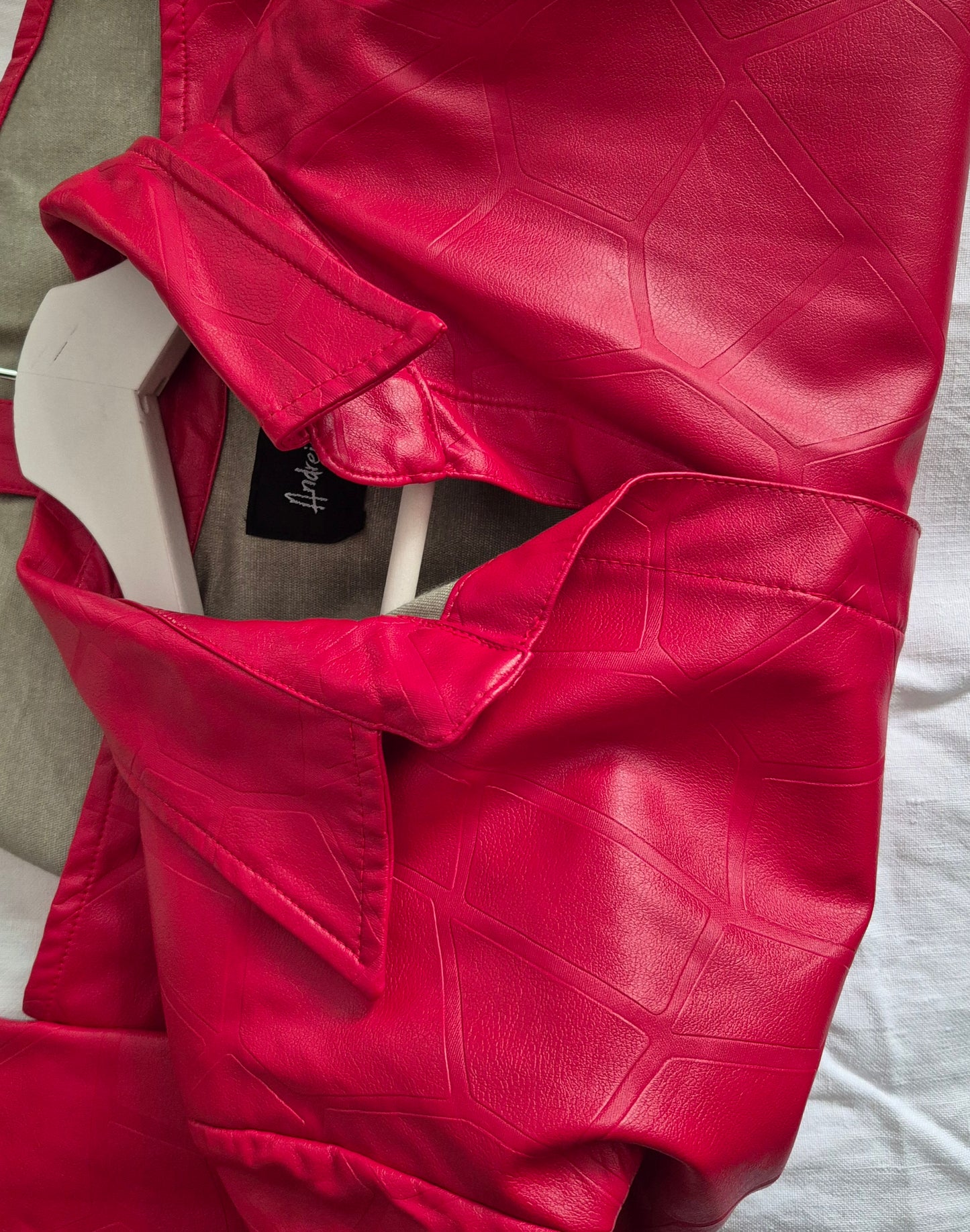 ANDREJA DJOKOVIĆ dizajnerska crvena košulja/jakna, imitacija kože