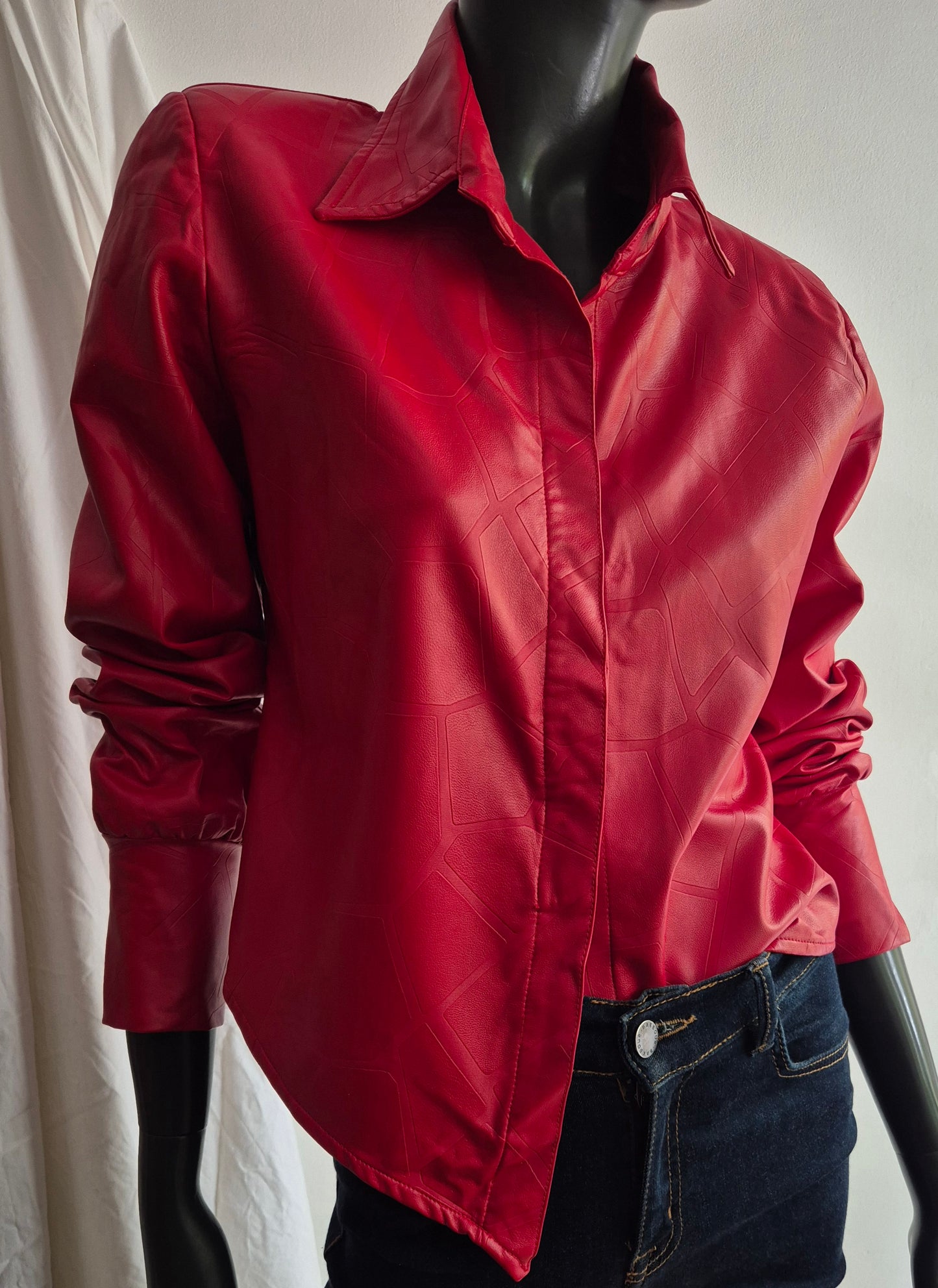 ANDREJA DJOKOVIĆ dizajnerska crvena košulja/jakna, imitacija kože