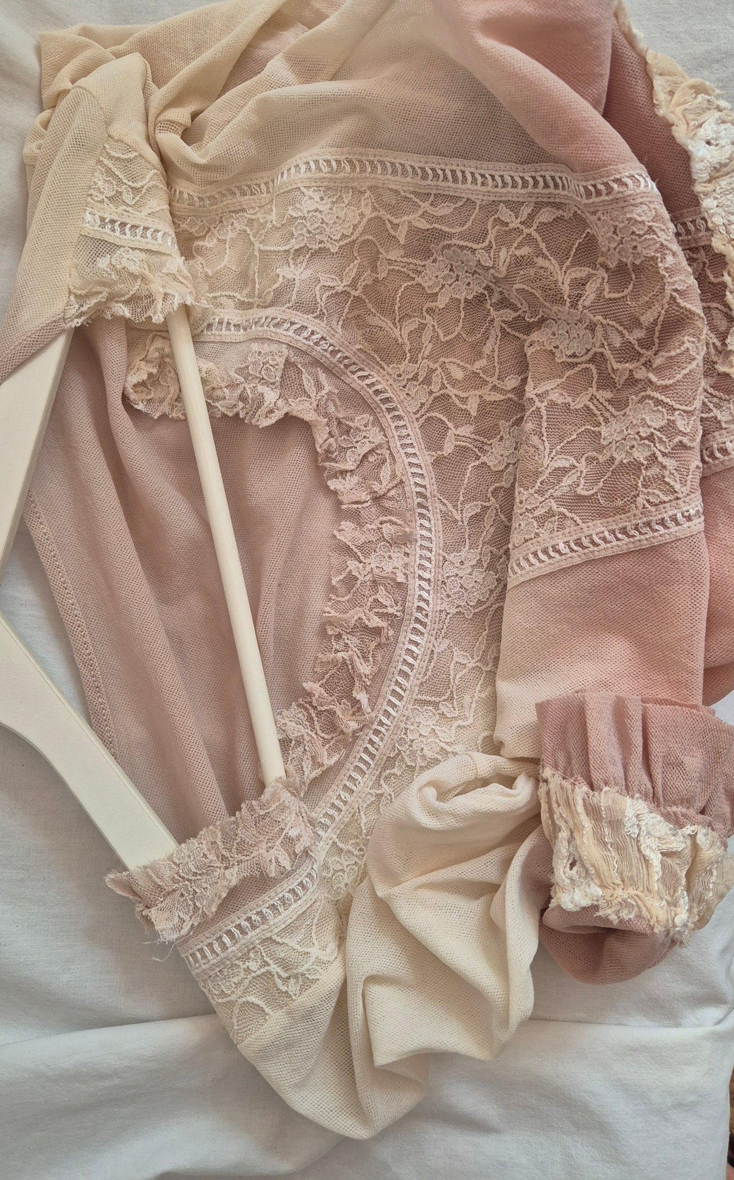 vintage mesh top s detaljima od svile i čipke