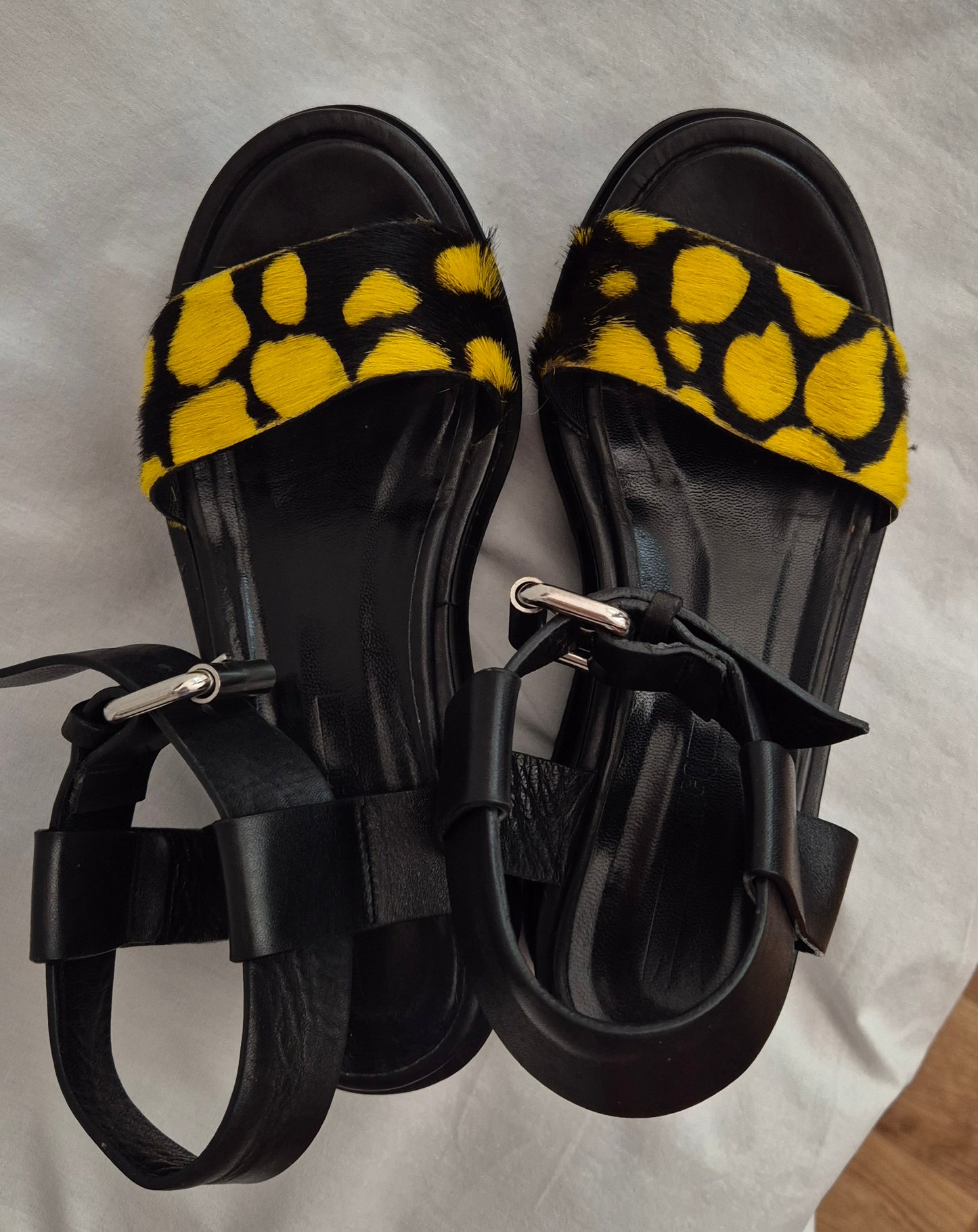 ALEXANDER MCQUEEN sandale, koža i dlaka, 38