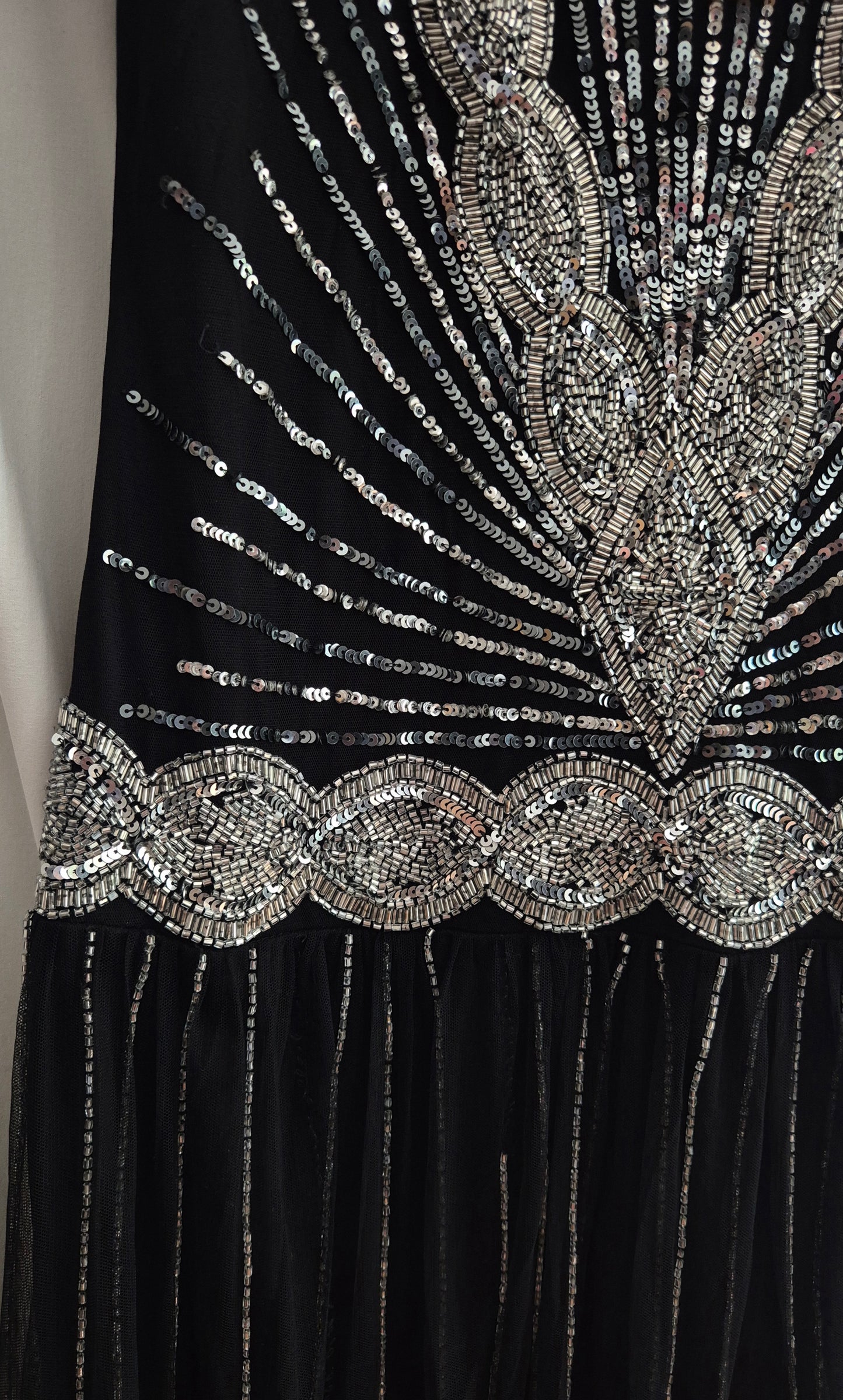 FROCK AND FRILL luksuzna sequin haljina