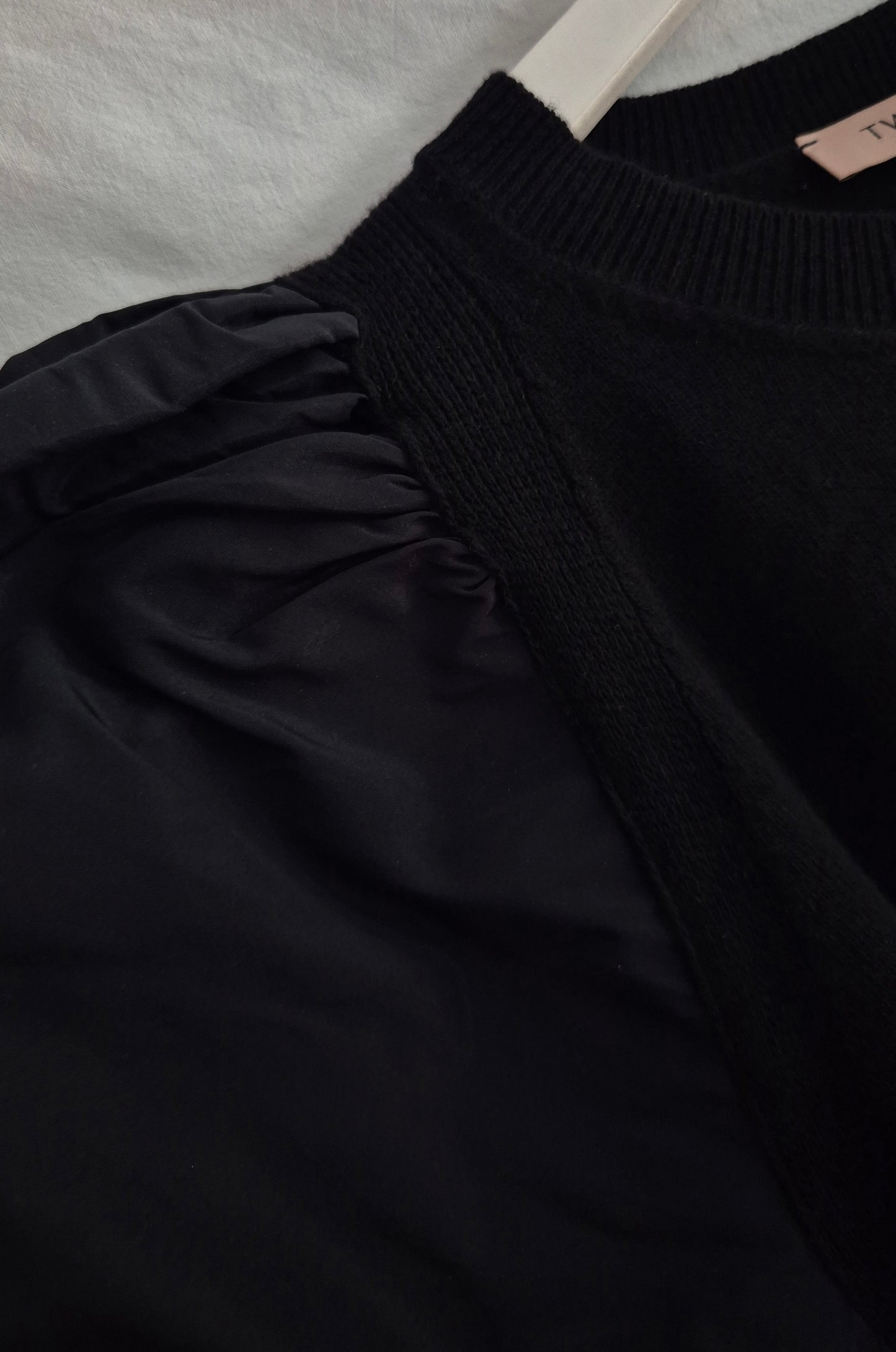 TWINSET pleteni top s balon rukavima