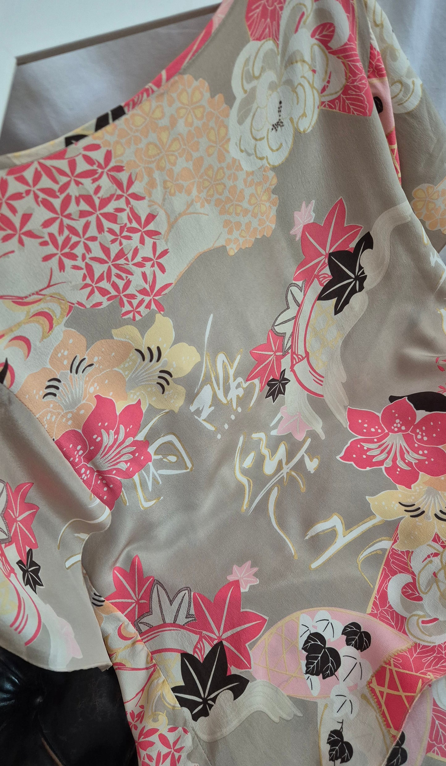 vintage bluza posebnog lepršavog kroja, svila