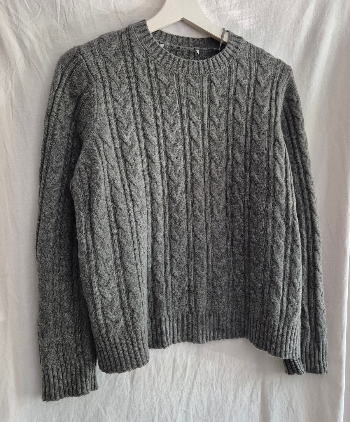 sivi cable knit pulover, mješavina vune