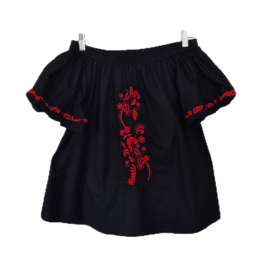 crna bluza s vezom