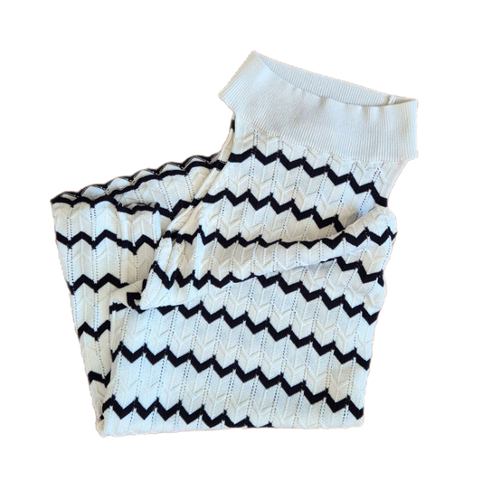 pleteni zig-zag top odličnog kroja, novi